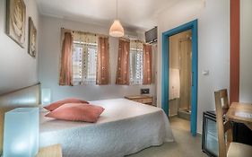 Weaa Hotel